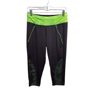 Game Time Women's Size Medium Black With Pink Accents Capri Workout Leggings